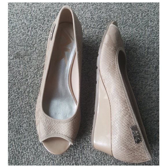 anne klein camrynne wedge